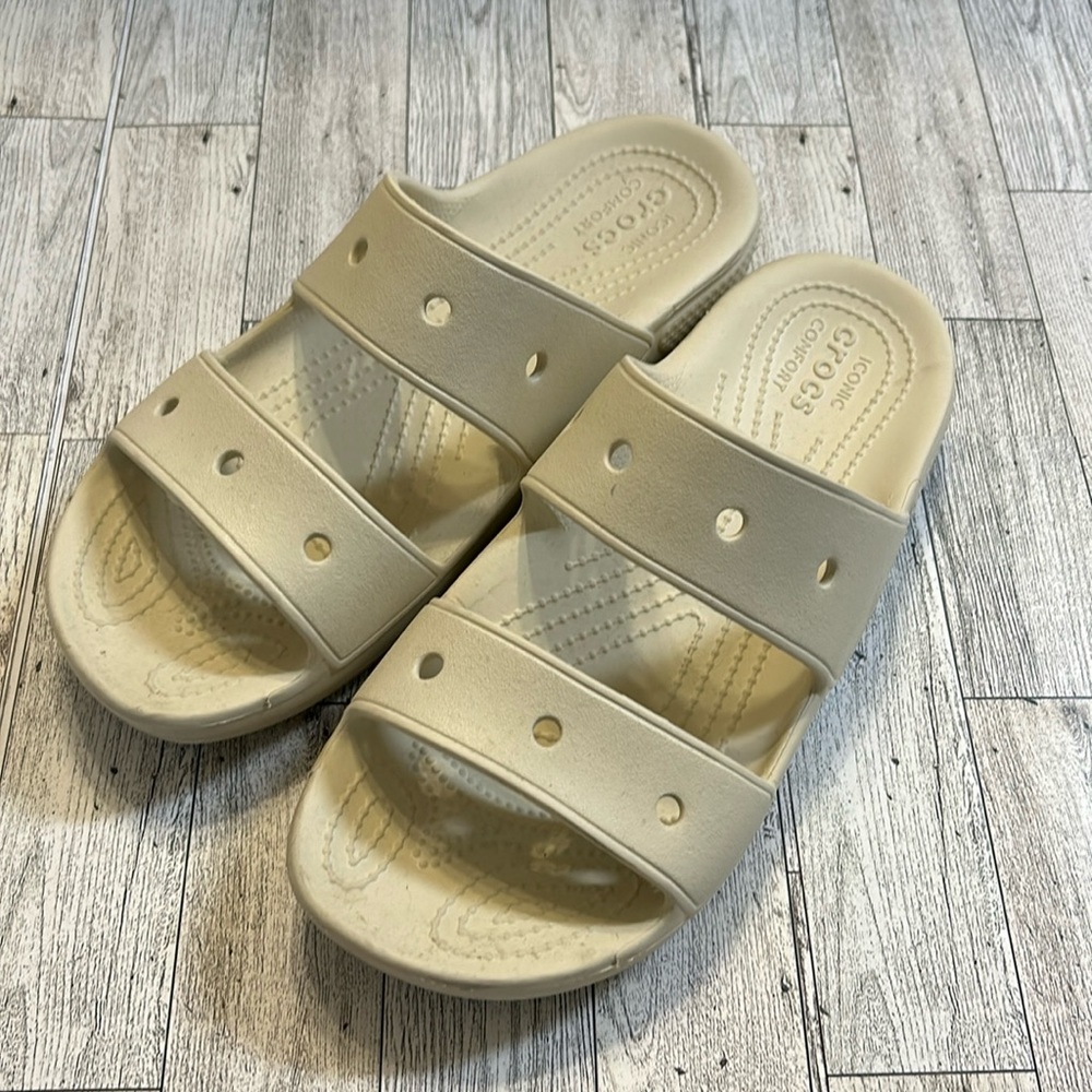 Crocs classic sandal men’s 8/women’s 10